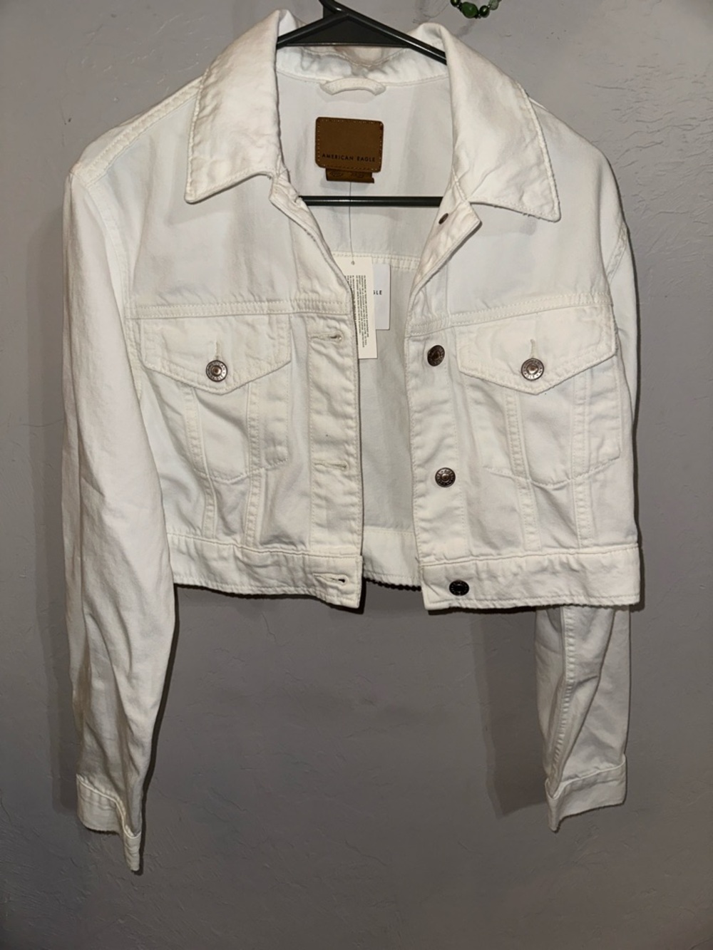 American Eagle Outfitters White Cropped Denim Jacket - Picture 3 of 4